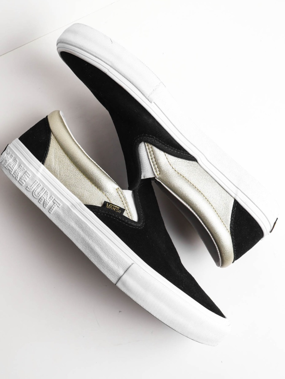 Awesome Vans x Shake Junt Pro Skateboarding Slip On Shoes